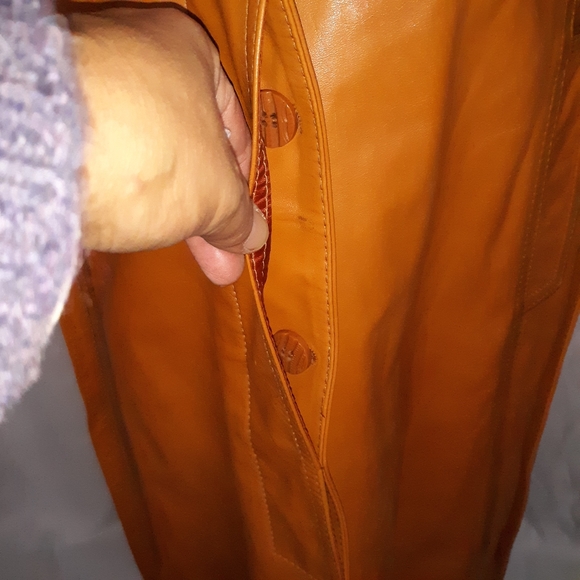 VINTAGE 1970s Women's Long Leather Tie Waist Dress Coat Tan Camel Sz. M - Picture 12 of 15